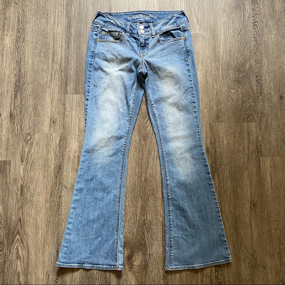 American Eagle Outfitters Light Blue Flared Women's Jeans